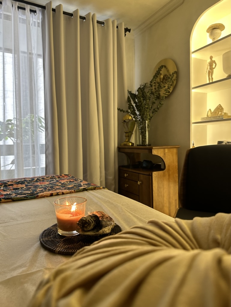 Online session space — quiet, calm, private